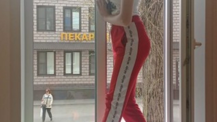 Весна - во круг свежо, надо бы освежить все и внутри библиотеки